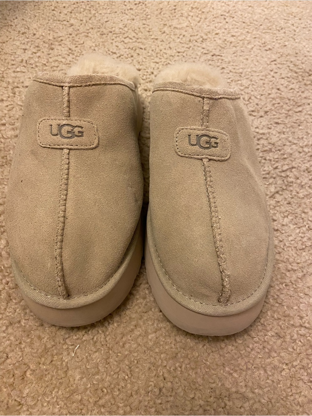 UGG